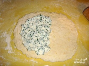 Сырные лепешки с начинкой - фото шаг 6