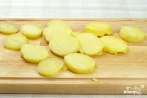 Картофель и сыр с плесенью - фото шаг 1