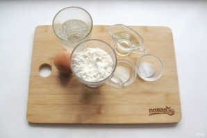 Тесто для вареников на минералке - фото шаг 1
