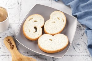 Гренки с молоком и яйцом - фото шаг 6
