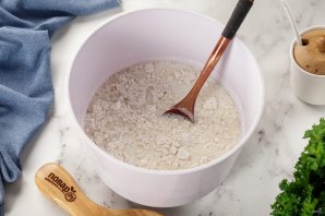 Простой мясной пирог с картошкой