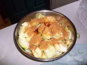Яблочный пирог в карамельном соусе - фото шаг 2