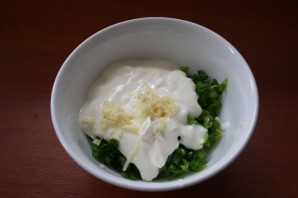 Кефирный соус с зеленью - фото шаг 2