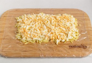 Салат-рулет "Мимоза" на Новый год 2026 - фото шаг 3