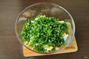 Салат из моркови с зеленым луком - фото шаг 4