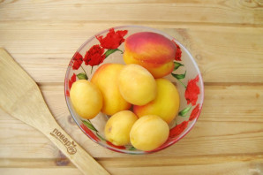 Компот из персиков и абрикосов на зиму - фото шаг 2