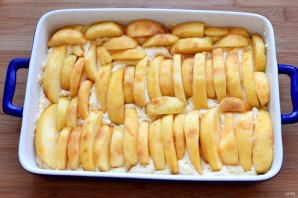 Пирог с яблоками на творожном тесте - фото шаг 4