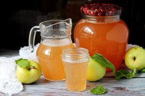Яблочный сок в соковарке на зиму - фото шаг 8