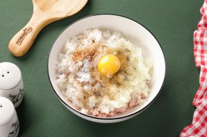 Тефтели из фарша - фото шаг 4