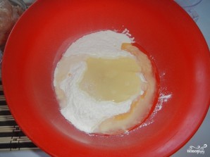 Тесто на чебуреки - фото шаг 1