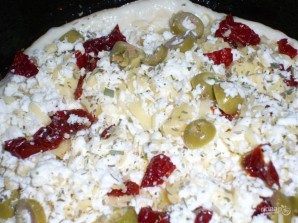 Сырный закусочный пирог с оливками - фото шаг 3
