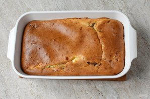 Заливной пирог с консервированной рыбой - фото шаг 10