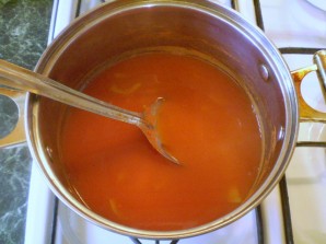 Закатка томатного сока на зиму - фото шаг 5