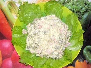 Салат с колбасой и яйцами - фото шаг 11
