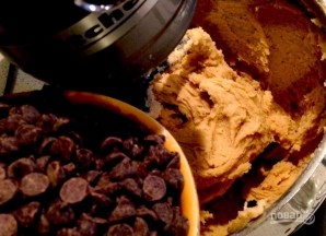 Быстрое песочное печенье с шоколадом - фото шаг 4