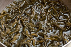 Салат из морской капусты с кальмаром - фото шаг 1