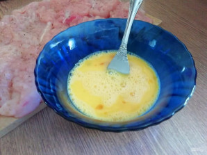 Куриное филе в панировке из поленты "Bravolli" - фото шаг 3