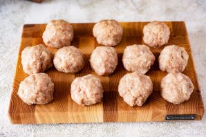 Мясные тефтели с рисом - фото шаг 12