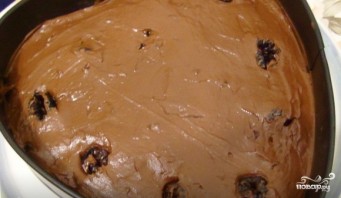 Шоколадный торт с черносливом - фото шаг 7
