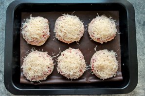 Мини пицца на скорую руку - фото шаг 8