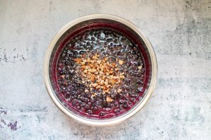 Варенье из черноплодной рябины с грецким орехом - фото шаг 6