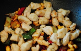 Гречневая лапша с курицей и овощами - фото шаг 3