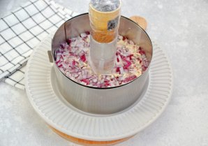 Салат "Гранатовый браслет" с сыром - фото шаг 15