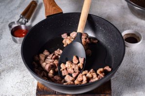 Каша с мясом в горшочке - фото шаг 5