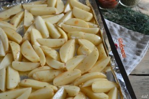 Картофель по-деревенски в духовке - фото шаг 4