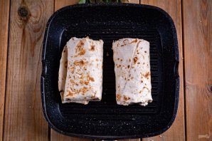 Буррито поджаренный на сковороде - фото шаг 12