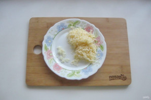 Спагетти с сыром и чесноком - фото шаг 4