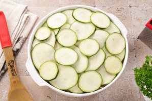 Запеканка из кабачков с картошкой и фаршем в духовке - фото шаг 15