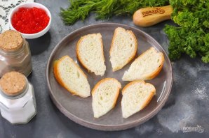 Бутерброды с красной икрой "Морковки" - фото шаг 2