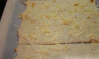 Армянский лаваш с сыром в духовке - фото шаг 2