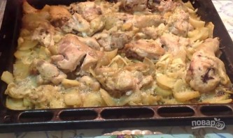 Курица с картошкой, чесноком и майонезом - фото шаг 6