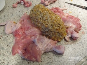 Курица с сухофруктами в духовке - фото шаг 7