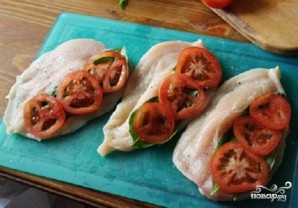 Куриные грудки с томатом и базиликом - фото шаг 3