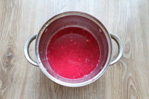 Варенье из клубники с красной смородиной на зиму - фото шаг 5
