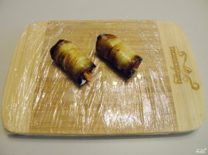Рулетики из баклажанов с корейской морковкой - фото шаг 6