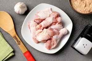 Курица в чесночно-луковом маринаде запечённая в духовке - фото шаг 5