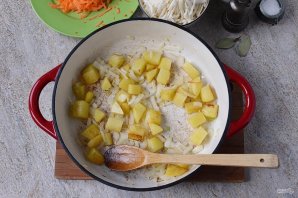 Овощное рагу с картофелем и капустой - фото шаг 5