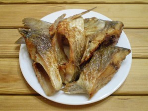 Жареная рыба с овощами - фото шаг 4
