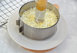 Салат "Гранатовый браслет" с сыром - фото шаг 16