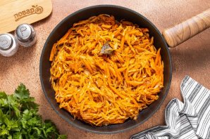 Капуста тушеная с луком - фото шаг 9
