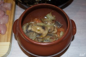 Филе индейки с грибами в духовке - фото шаг 4