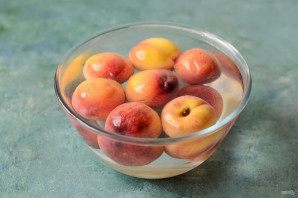 Персиковое варенье с миндалем - фото шаг 2