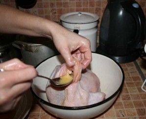 Курица, фаршированная яйцами - фото шаг 2