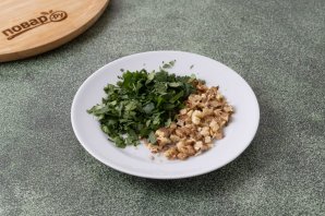 Салат фасолевый с шампиньонами и грецким орехом - фото шаг 4