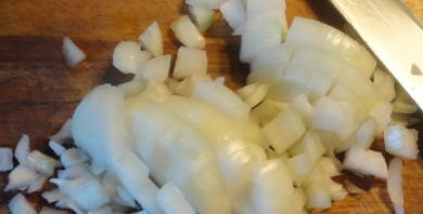 Жареная картошка с сушеными грибами - фото шаг 2