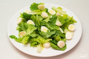Салат из креветок с перепелиными яйцами - фото шаг 4